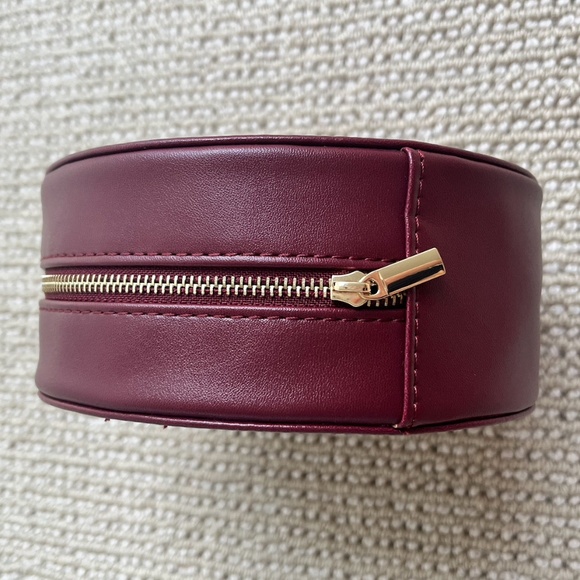 NEW Amore Pacific snowflake makeup pouch - burgundy - Picture 3 of 3